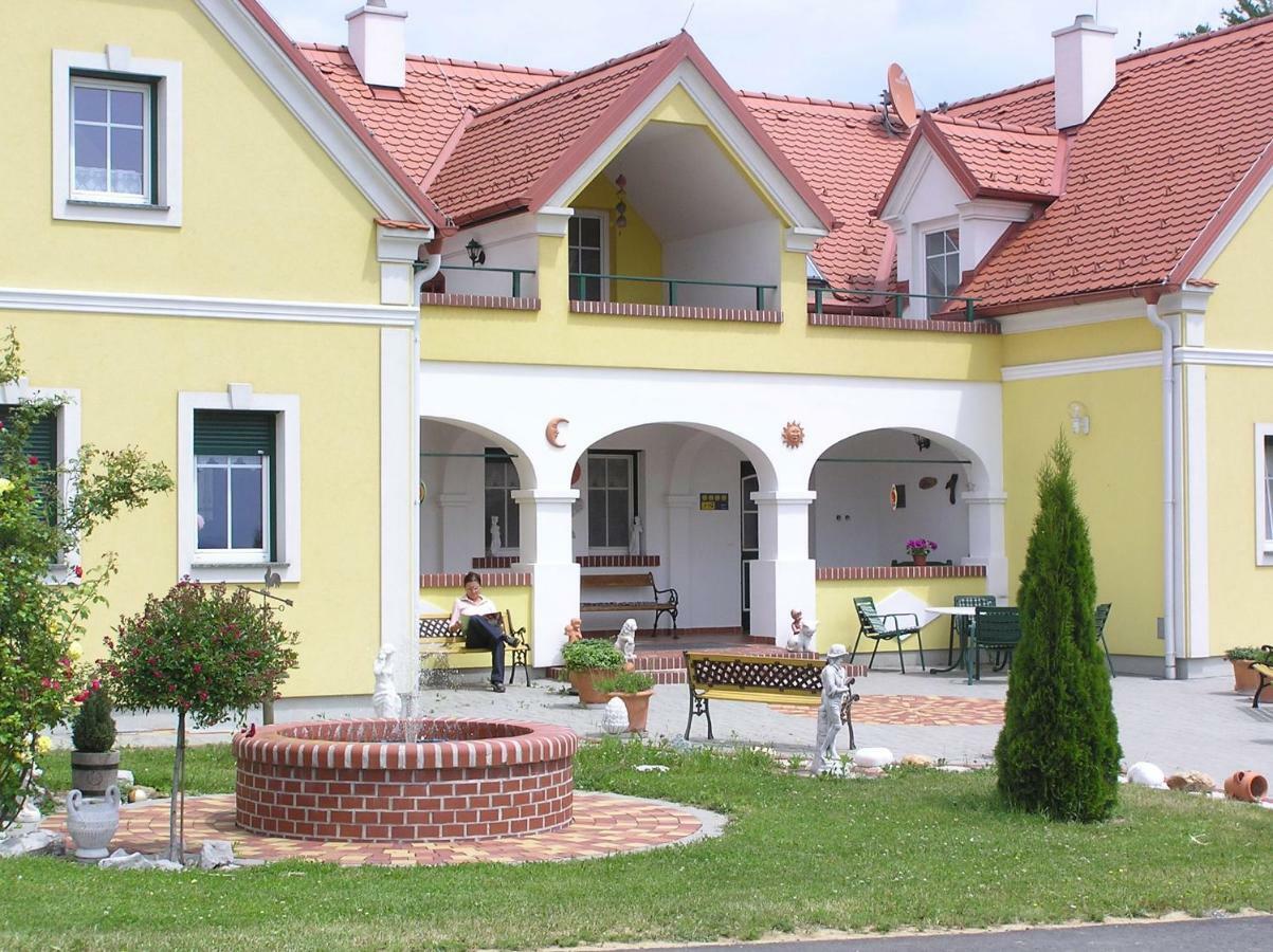 Arkadenhof Flasch Worterberg Exteriör bild
